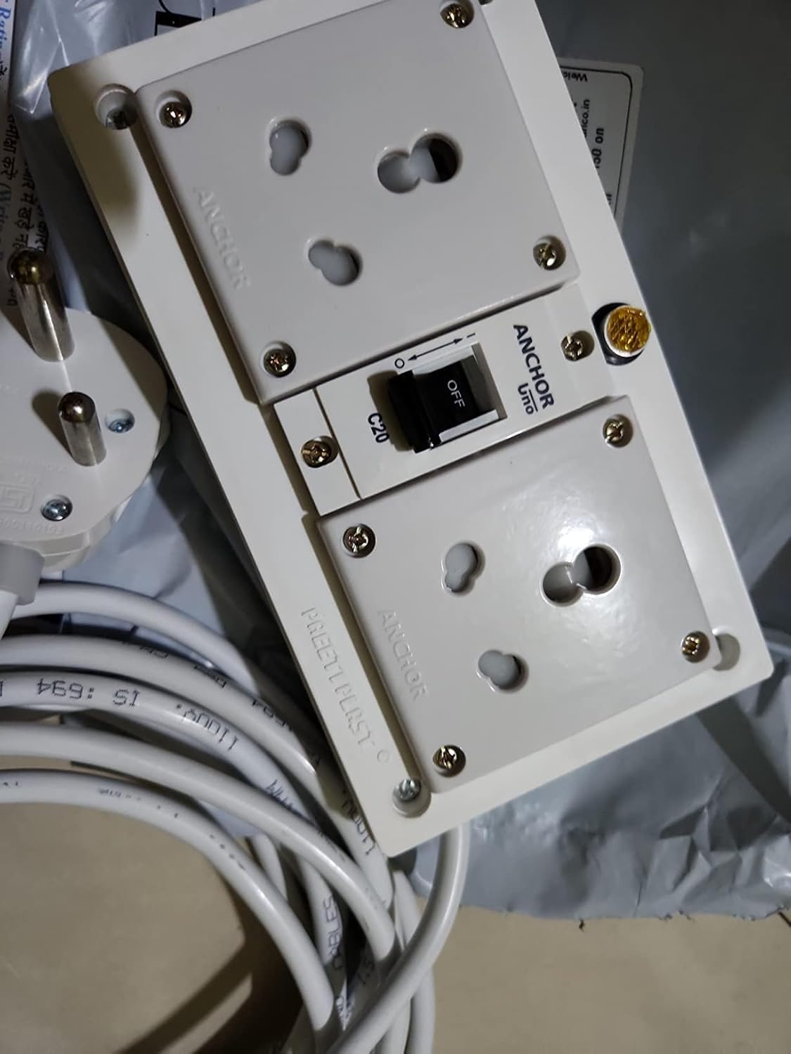 INDRICO 16A Electric Multi Outlet Extension Board Box with MCB for Heavy Duty PVC White